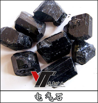 納米復(fù)合電氣石粉與單晶體電氣石 賦能現(xiàn)代工業(yè)的天然礦物瑰寶